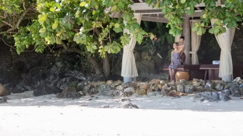 โฟร์ซีซั่นส์ รีสอร์ท เกาะสมุย เปิดตัวแพคเกจทรีดเม้นส์สปา กับ สาวาเชลล์ มาสซาจ (Lava Shell Massage)	