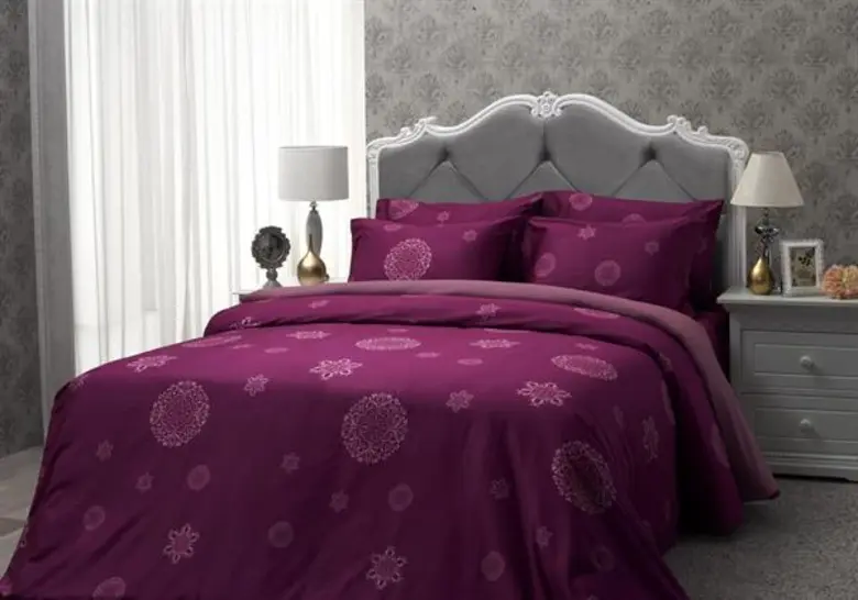 ชุดเครื่องนอนทิวลิป โดย บริษัท ที แอล มาร...