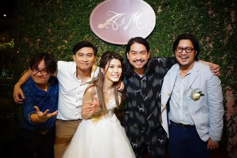 ได้ฤกษ์สละโสด ของน้องเล็กของวงอพาร์ตเมนต์...