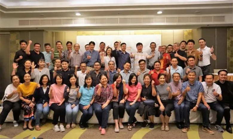 นายวิโรจน์ เศรษฐปราโมทย์ ประธานกรรมการและ...