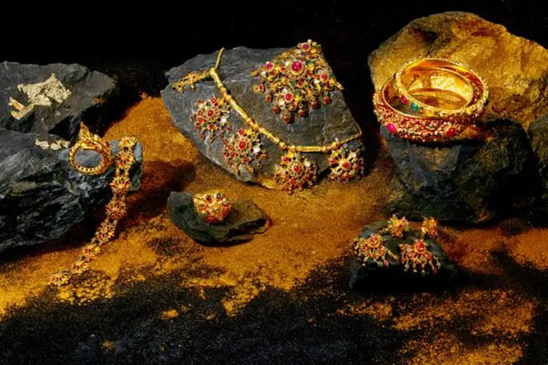 สยามเจมส์ เฮอริเทจ เปิดโซน “นพรัตน์ 9 อัญมณีมงคล” มีแบบให้เลือกมากที่สุดในไทยด้วยราคาที่จับต้องได้ พร้อมการรับประกันตลอดชีพ