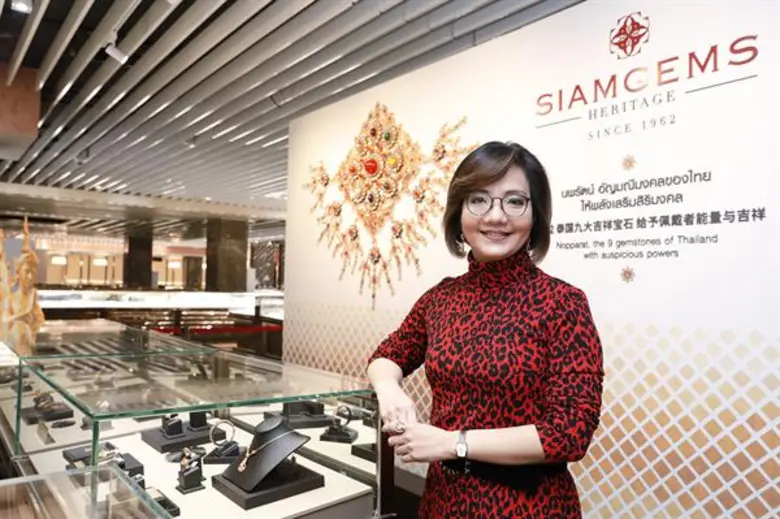 สยามเจมส์ เฮอริเทจ เปิดโซน “นพรัตน์ 9 อัญมณีมงคล” มีแบบให้เลือกมากที่สุดในไทยด้วยราคาที่จับต้องได้ พร้อมการรับประกันตลอดชีพ