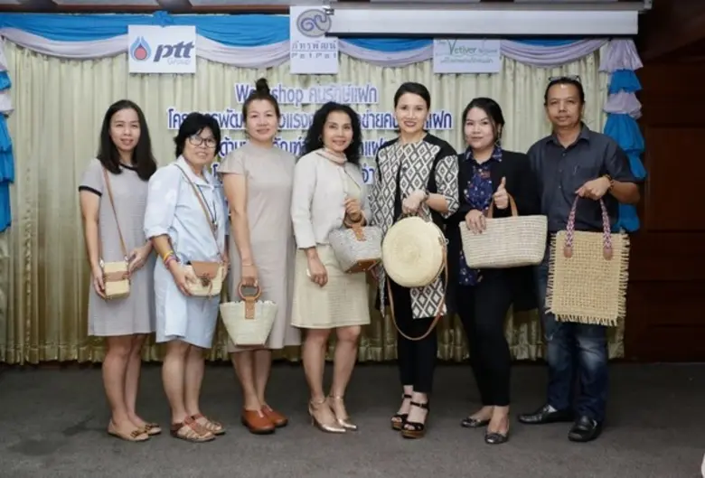 ดร.สมพรสิริ เสริมรัมย์ ผู้จัดการสถาบันปลู...