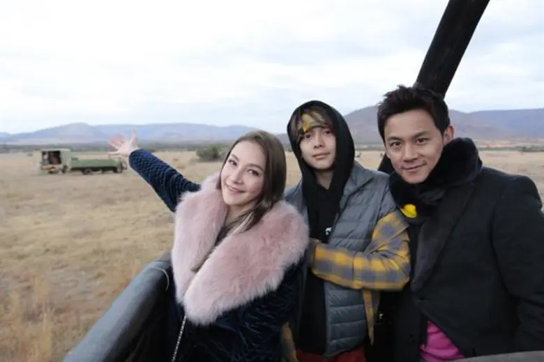 ทีวีไกด์: รายการ "หนีเที่ยวกัน" “ฟลุค&ลี&อชิ” ชีวิตน่าอิจฉา พักโรงแรมหรู 25,000 ล้าน!!