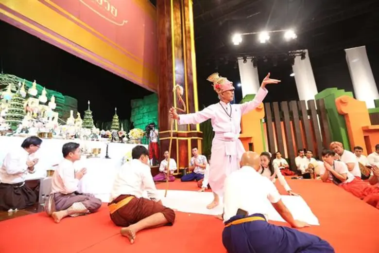 เวิร์คพอยท์ฯ จัดพิธีไหว้ครู นาฏยมหามงคล ๒๕๖๑ เหล่าคนบังเทิงนุ่งโจงแดง ร่วมบุญเสริมศิริมงคล