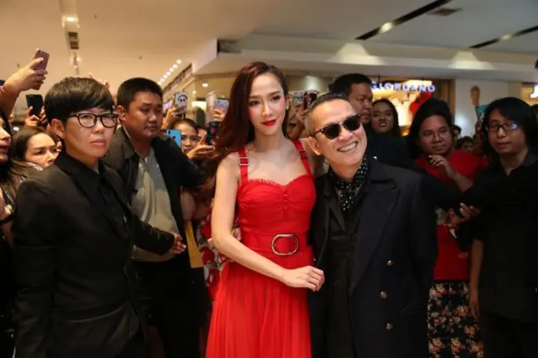 ชาวระยองกรี๊ดห้างแตก! “แม่อั้ม” อวดความงามในงาน “PASSiONE The Beauty Story”