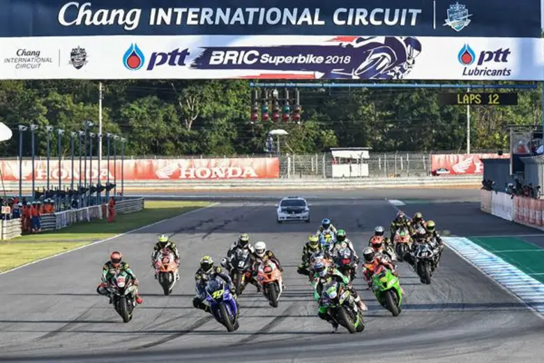 การจับมือกันของ "สนามข้างฯ" และ "พีทีที" ...