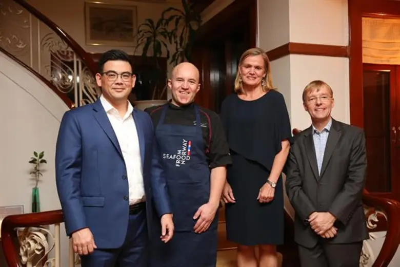 ว่าที่เอกอัครราชทูตนอร์เวย์ประจำประเทศไทยเปิดบ้านต้อนรับสื่อมวลชนในค่ำคืนสุดพิเศษพร้อมเสิร์ฟเมนูอาหารทะเลที่รังสรรค์โดยเชฟฝีมือดีจากประเทศนอร์เวย์