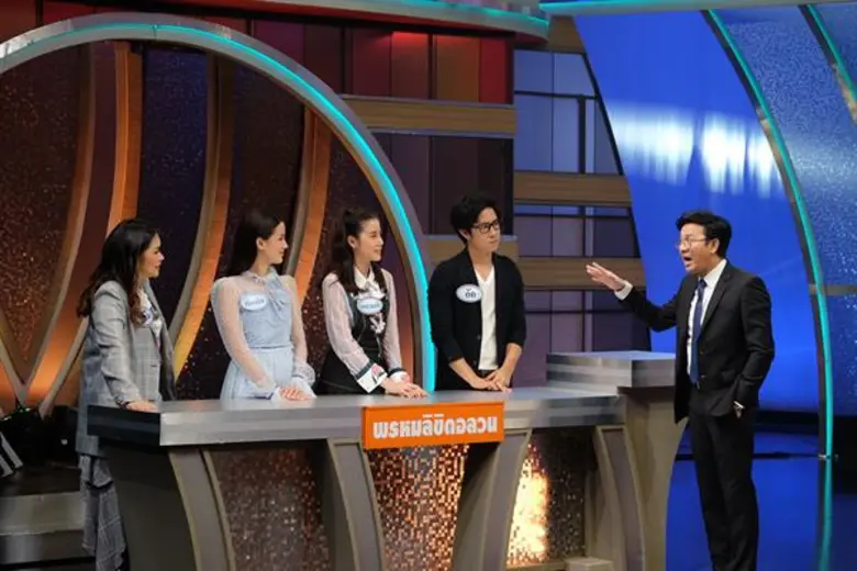 “เอสเธอร์-อัค” นำทีมนักแสดง “พรหมไม่ได้ลิขิต” ชิงไหวชิงพริบ&ประชันฮาใน “4ต่อ4 Family Game”