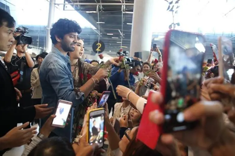 สนามบินแตก “บารุน ซอบติ” สามีแห่งชาติมาแล้ว