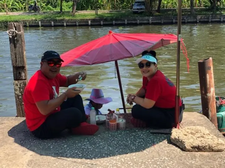 ทีวีไกด์: รายการ “แหม่ม บ๊อบ Let’s go” “แหม่ม บ๊อบ Let’s go” ตะลอนทัวร์ “ตลาดน้ำหลักห้า” จ.ราชบุรี