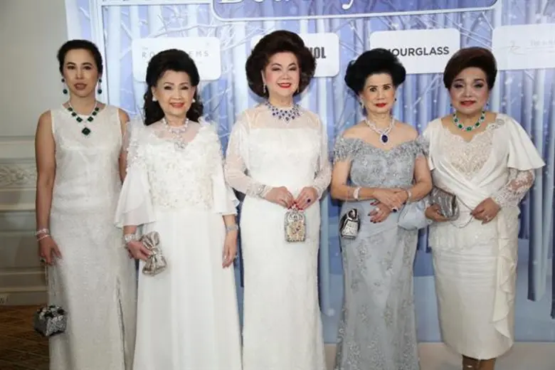 “บิวตี้ เจมส์” เผยโฉมเครื่องเพชรสุดเซอร์ไพรส์ “Snow Queen” พร้อมแนะนำคอลเลกชั่น “วินเทอร์ 2018” ในงาน เดอะ แฟรี่ เทล ไนท์ ออฟ ดรีม คัม ทรู