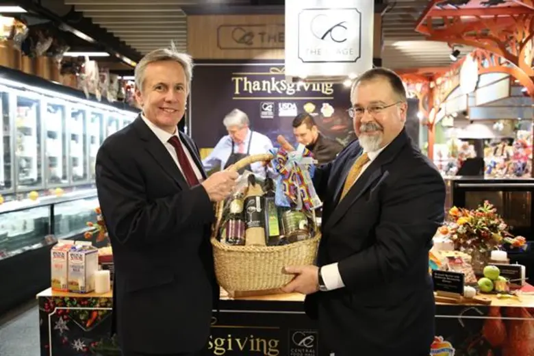 เซ็นทรัล ฟู้ด ฮอลล์ ร่วมฉลองวันขอบคุณพระเจ้า ครั้งแรกในไทย! นำเข้าไก่งวงทั้งตัวปรุงสุก รสชาติต้นตำรับจากสหรัฐอเมริกา