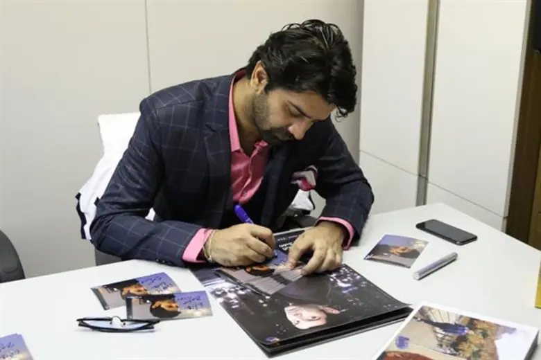 ช่อง 8 เอาใจแฟนจัดหนัก มีทแอทกรี๊ด “บารุน ซอบติ” อบอุ่นเป็นกันเอง แฟนคลับแห่รอตั้งแต่สนามบินยันเซลฟี่กันท่วมท้นอาร์เอส!!!