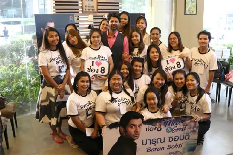 ช่อง 8 เอาใจแฟนจัดหนัก มีทแอทกรี๊ด “บารุน ซอบติ” อบอุ่นเป็นกันเอง แฟนคลับแห่รอตั้งแต่สนามบินยันเซลฟี่กันท่วมท้นอาร์เอส!!!