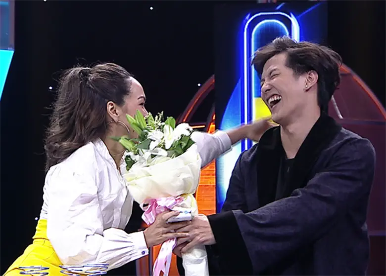 ทีวีไกด์:  รายการ “บัดดี้ตีไข่” ซาร่า เขินหนัก หลังโดน เต้ย ล้วงความลับก่อนปิดท้ายเซอร์ไพรส์หวานๆ