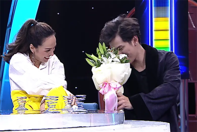 ทีวีไกด์:  รายการ “บัดดี้ตีไข่” ซาร่า เขินหนัก หลังโดน เต้ย ล้วงความลับก่อนปิดท้ายเซอร์ไพรส์หวานๆ