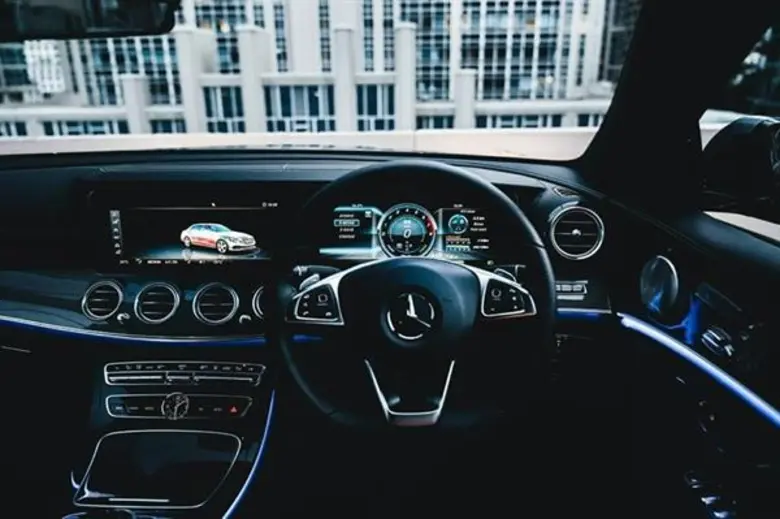 เบนซ์สตาร์แฟลก ส่งความสุขท้ายปี กับแคมเปญดีๆ “SANTA BABY” ฟรี 100 เลขทะเบียนรถสวย !!!