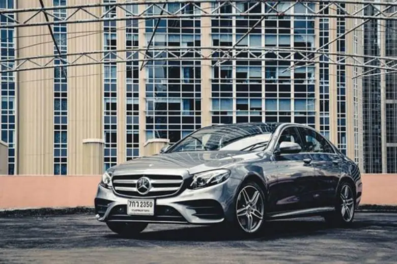 เบนซ์สตาร์แฟลก ส่งความสุขท้ายปี กับแคมเปญดีๆ “SANTA BABY” ฟรี 100 เลขทะเบียนรถสวย !!!