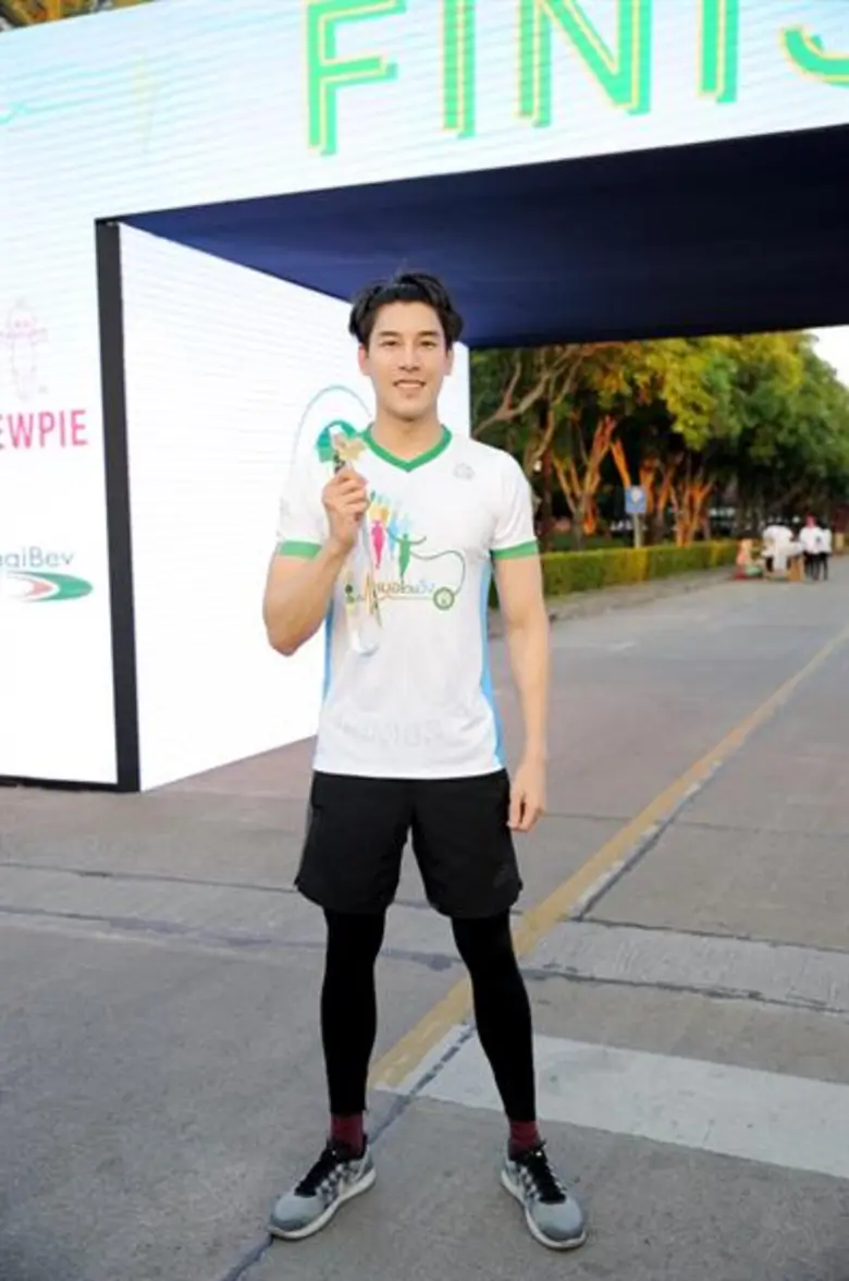 กันต์-บอย นำทัพดารา ปิดฉากงานวิ่งประวัติศาสตร์ “หมอชวนวิ่ง” สรุปยอดผู้เข้าร่วมโครงการกว่า 1 ล้านคน!!