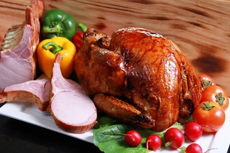 ฉลองวันคริสต์มาส อิ่มสุขสันต์ไปกับช่วงเวลาดีๆ ด้วยอาหารบุฟเฟ่ต์นานาชาติ