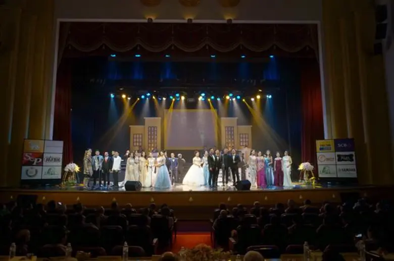 ประกวดร้องเพลงชิงถ้วยพระราชทานฯ รอบชิงชนะเลิศ “ศาลาเฉลิมกรุง...สืบสานตำนานเพลง” ครั้งที่ 17 ปี 2561