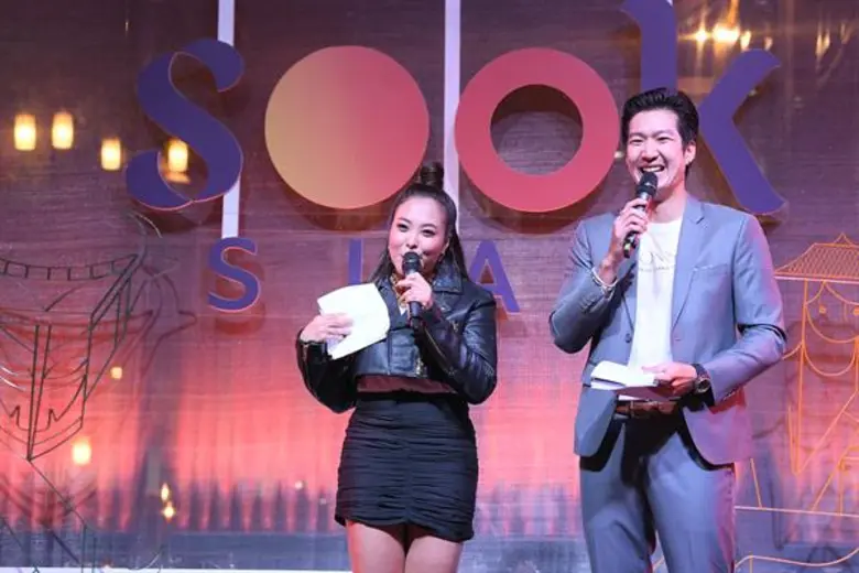 คุณกลินท์ สารสิน ประธานกรรมการหอการค้าไทย...