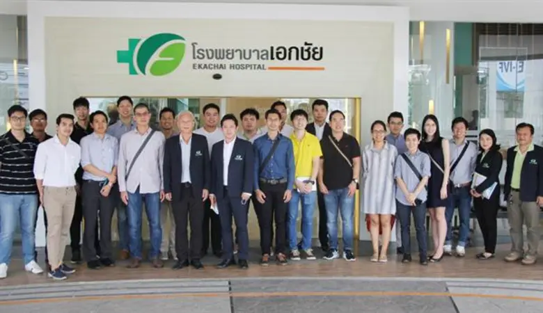 นายแพทย์อำนาจ เอื้ออารีมิตร กรรมการและผู้...