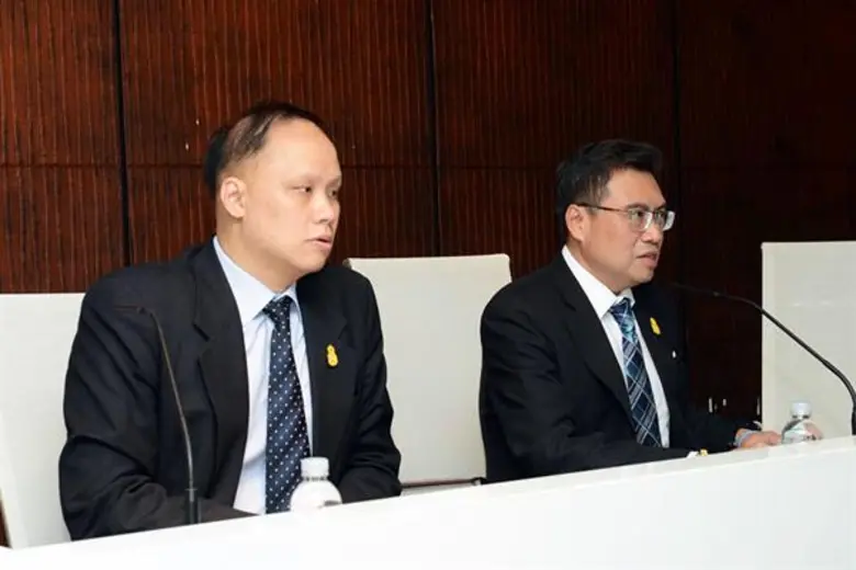 นายพรชัย ฐีระเวช ที่ปรึกษาด้านเศรษฐกิจการ...