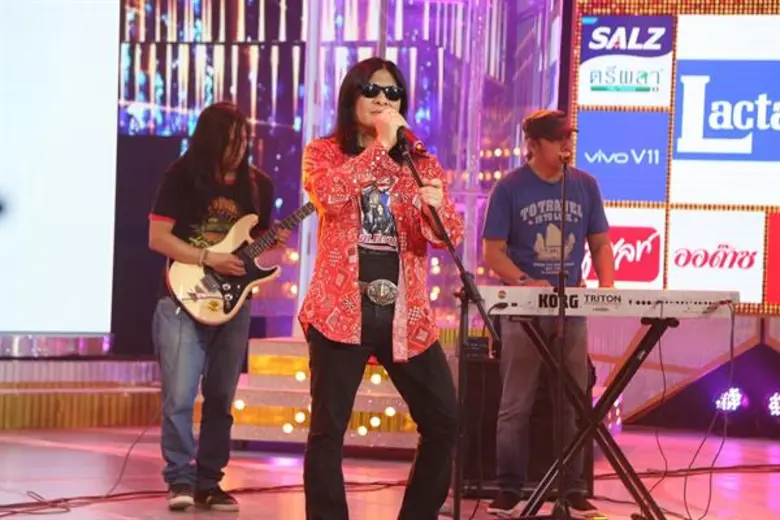 “อ.ไข่ มาลีฮวนน่า” ขนเพลงฮิต อุ่นเครื่องเอาใจสาวกเพื่อชีวิตก่อนคอนเสิร์ตจริง พร้อมตามหาสุดยอดแชมป์เงาเสียง ใน “กิ๊กดู๋”