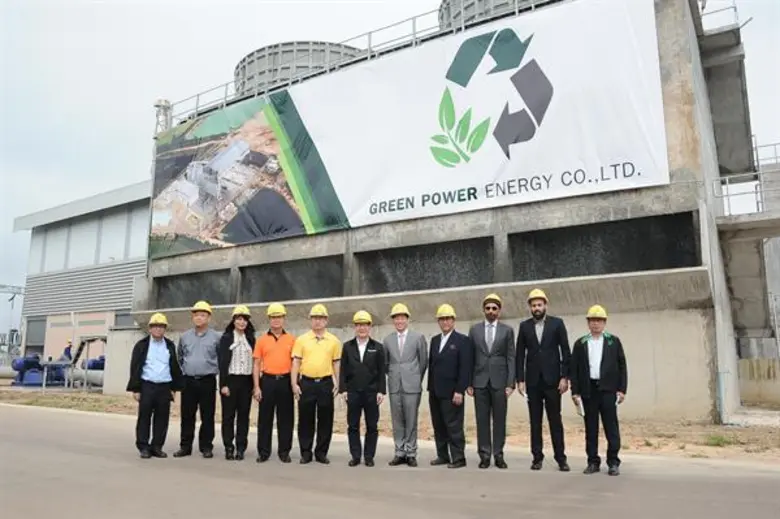 นายจอมทรัพย์ โลจายะ ( คนที่ 5 จากขวา ) ปร...