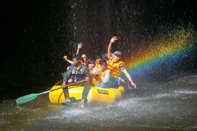 ทีลอซู ทำ อั๋น-อ้อย-โอปอ ใจสั่น สวยอลังการ สมตำแหน่งน้ำตกที่ใหญ่สุดในไทย