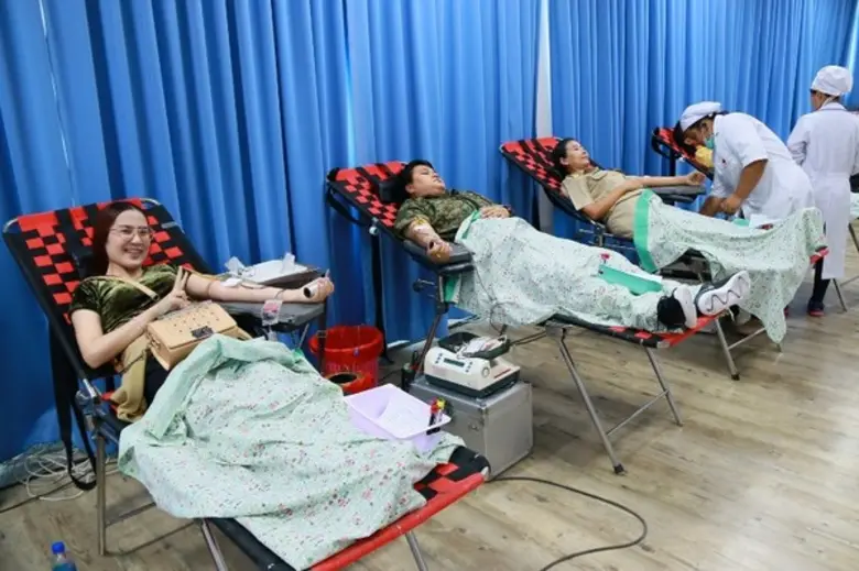 ภาพข่าว: ภาพกิจกรรม บริจาคโลหิตให้กับสภากาชาดไทย