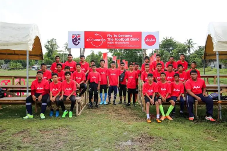 สายการบินแอร์เอเชีย สานฝันฟุตบอลให้เยาวชน...