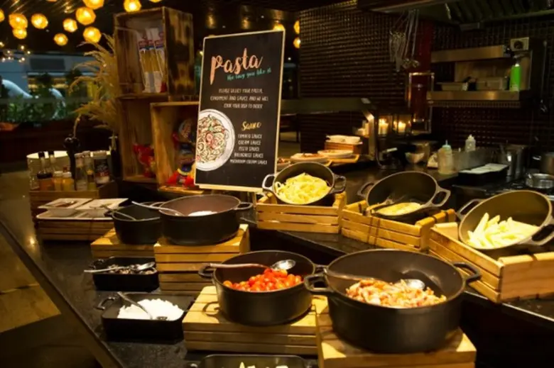 โรงแรมดับเบิ้ลทรี บาย ฮิลตัน สุขุมวิท กรุงเทพฯ เชิญคุณชวนครอบครัวมาเล่นน้ำในวันพ่อ ณ ห้องอาหาร ดีไลท์	