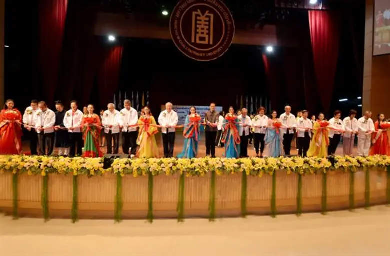 มหาวิทยาลัยหัวเฉียวเฉลิมพระเกียรติ (มฉก.)...