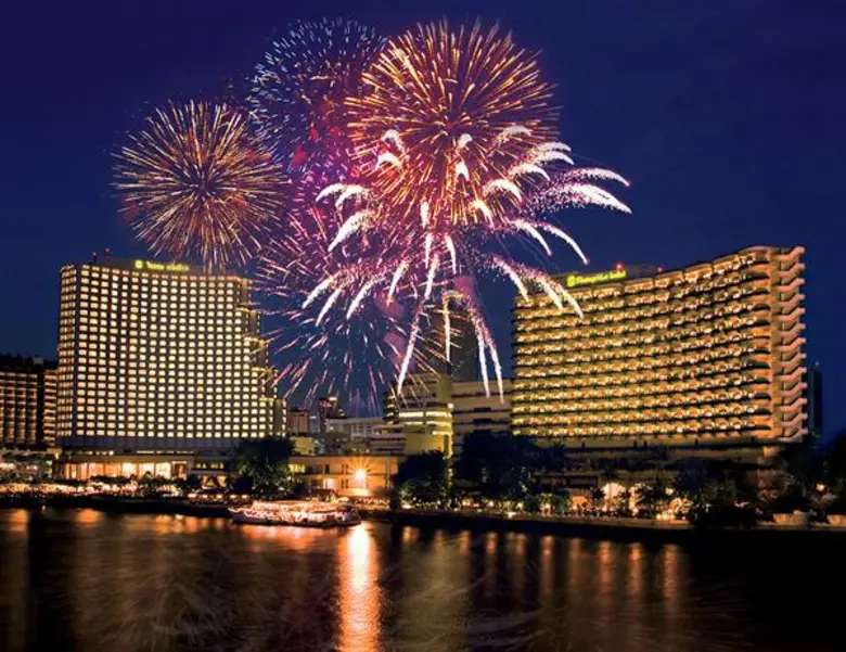 "ร่วมเฉลิมฉลองเทศกาลแห่งความสุข และเทศกาลวันส่งท้ายปีใหม่ ต้อนรับปีใหม่ ไปกับปาร์ตี้ธีมหรู “Shimmering Diamonds - เปล่งประกายดั่งเพชร” ณ โรงแรมแชงกรี-ลา กรุงเทพฯ"