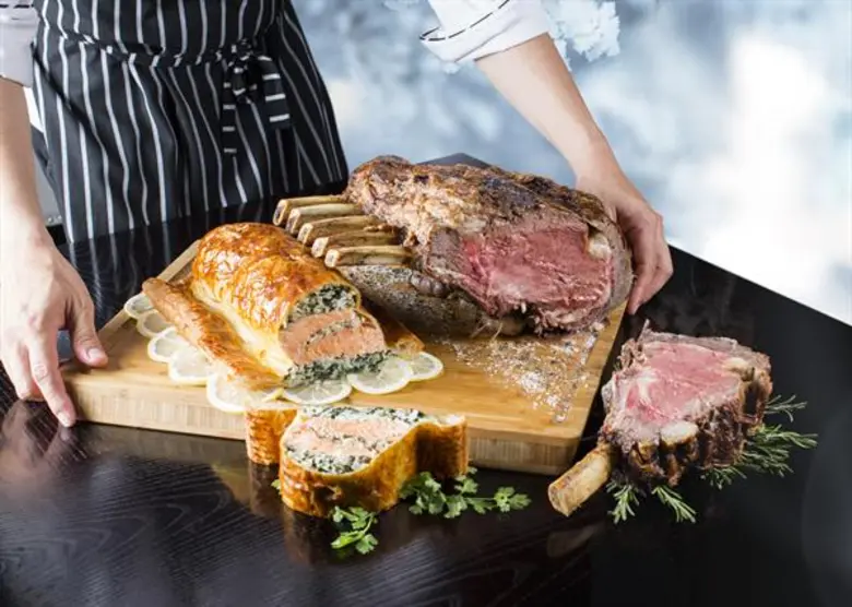 "ร่วมเฉลิมฉลองเทศกาลแห่งความสุข และเทศกาลวันส่งท้ายปีใหม่ ต้อนรับปีใหม่ ไปกับปาร์ตี้ธีมหรู “Shimmering Diamonds - เปล่งประกายดั่งเพชร” ณ โรงแรมแชงกรี-ลา กรุงเทพฯ"