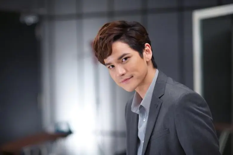 เป็นอีกหนุ่มหล่อมากความสามารถสำหรับ เต๋า ...