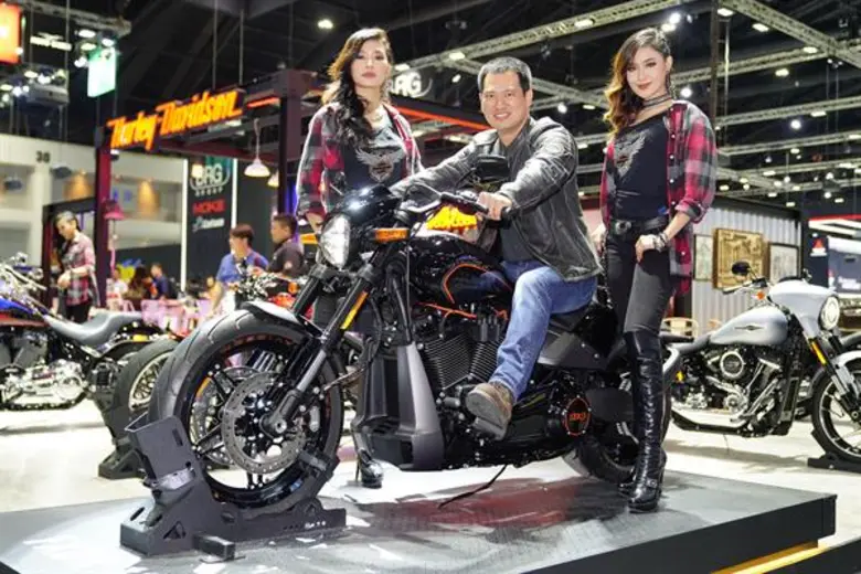 ฮาร์ลีย์-เดวิดสัน เปิดตัวมอเตอร์ไซค์รุ่นใหม่ครั้งแรกในอาเซียน ทั้งเอฟเอ็กซ์ดีอาร์ 114 และ ไออ้อน 1200 ในงานไทยแลนด์ อินเตอร์เนชั่นแนล มอเตอร์ เอ็กซ์โป 2018