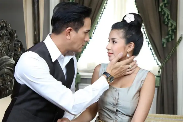 ทีวีไกด์: ละคร "ซิ่นลายหงส์" ตอนที่ 15-18 ออกอากาศวันจันทร์ที่ 3 - วันพฤหัสบดีที่ 6 ธันวาคม 2561