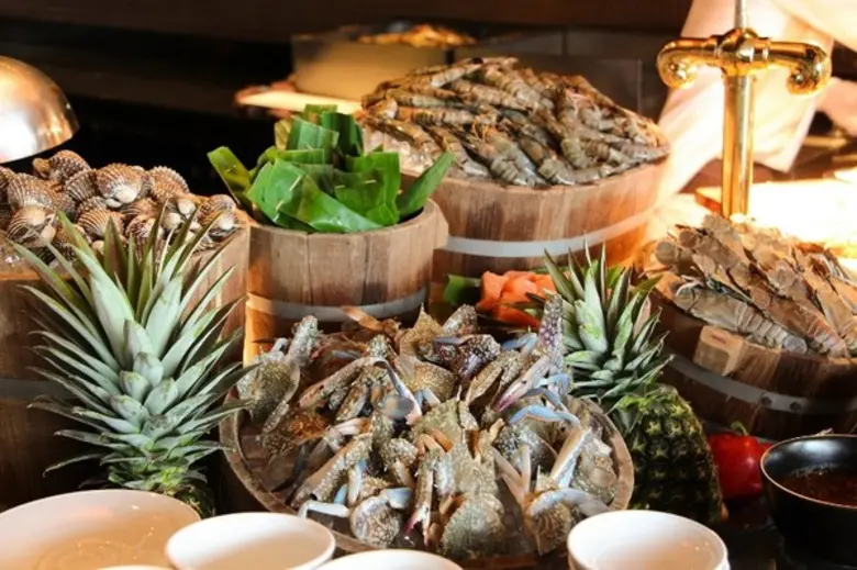 โรงแรมฮิลตัน พัทยา ชวนคุณอิ่มอร่อยแบบไม่อั้นกับบุฟเฟ่ต์อาหารทะเลมื้อค่ำ
