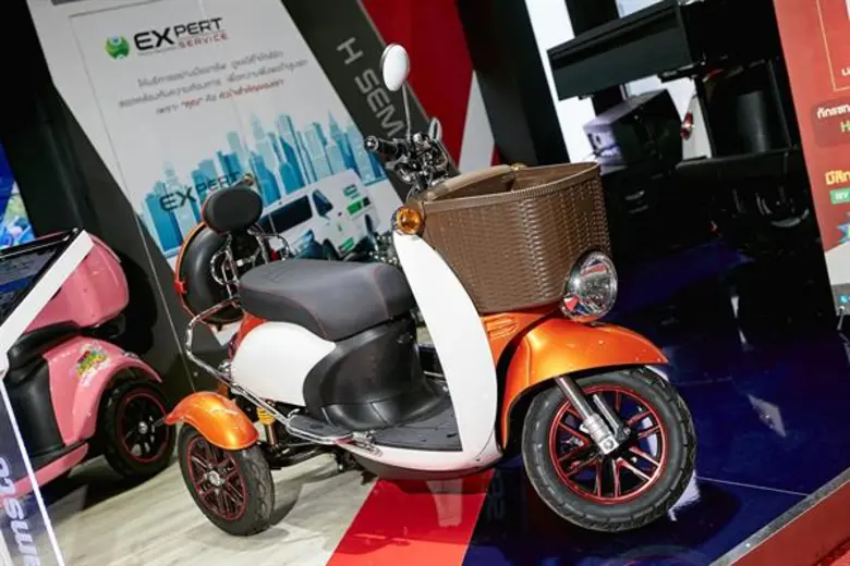 พบ เอส-อี-วี เชสต้า รถสามล้อน้องใหม่ในงาน Motor Expo 2018