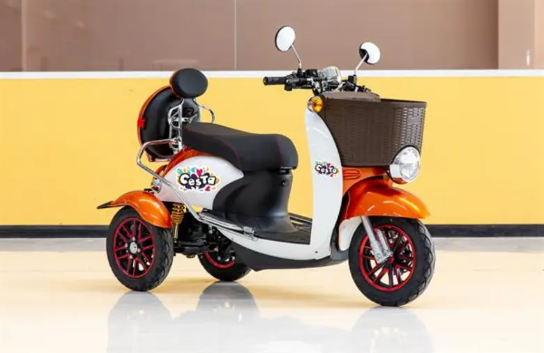 พบ เอส-อี-วี เชสต้า รถสามล้อน้องใหม่ในงาน Motor Expo 2018