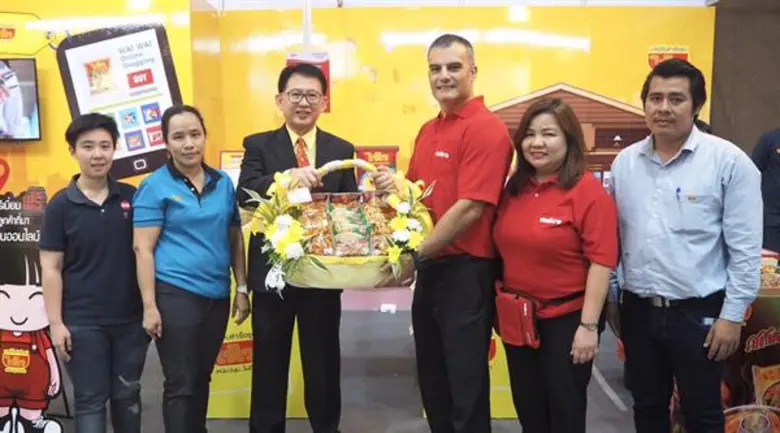 นายสมบูรณ์ โรจน์วิลาวัลย์ (ที่ 3 ซ้าย) ผู...