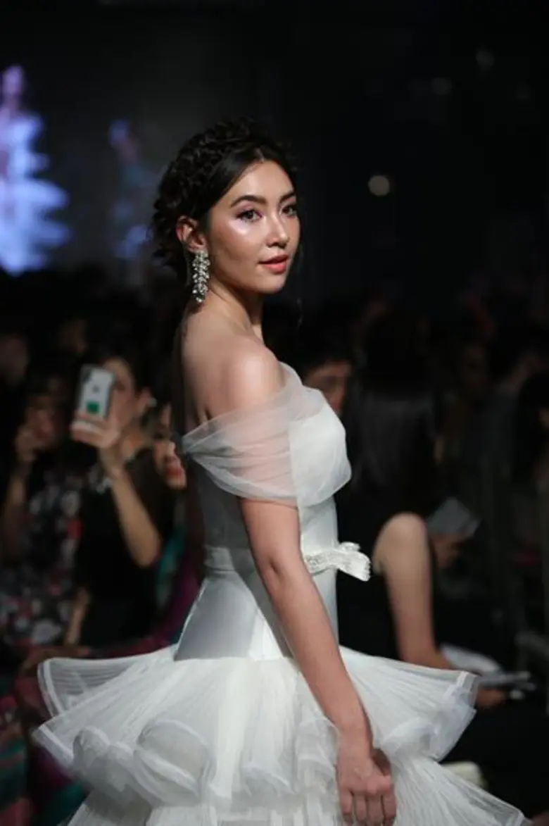 ทำเอารันเวย์ "ELLE Beauty Radar 2019" (แอ...