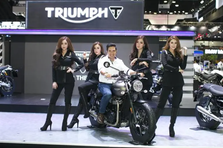 นายจักรพงษ์ ศานติรัตน์ ผู้จัดการทั่วไป บร...