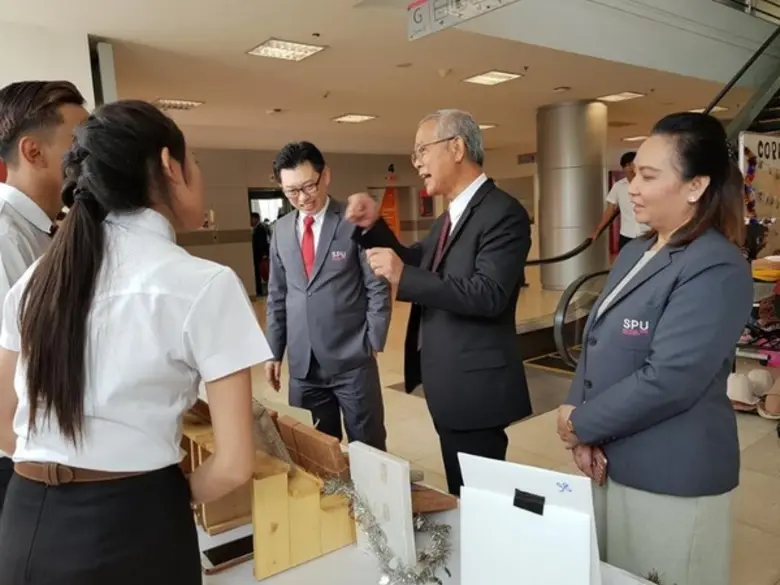 รองศาสตราจารย์ นายแพทย์ ปรีชา สุนทรานันท์...