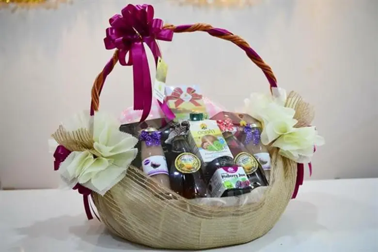 กรมส่งเสริมสหกรณ์ชูแนวคิด “ส่งความสุข ส่งความห่วงใย จากใจสินค้าสหกรณ์” คัดสรรสินค้าสหกรณ์และกลุ่มเกษตรกรจัดลงกระเช้ามอบเป็นของขวัญเทศกาลปีใหม่