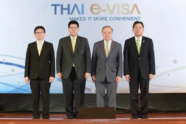 นายชัยสิริ อนะมาน (ที่ 2 จากขวา) ที่ปรึกษ...